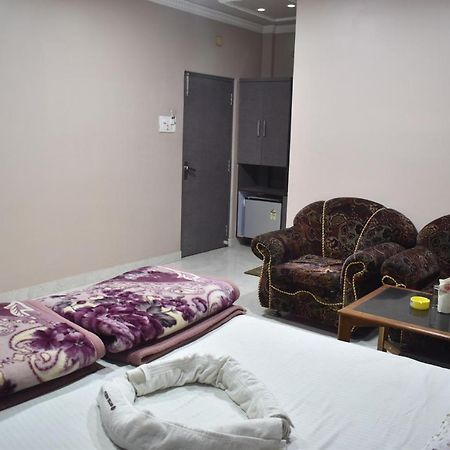 Hotel Suraj Balasore Buitenkant foto