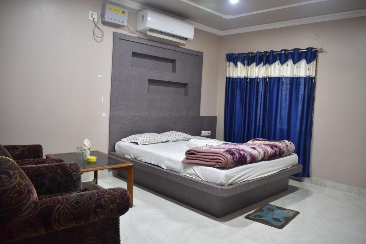 Hotel Suraj Balasore Buitenkant foto