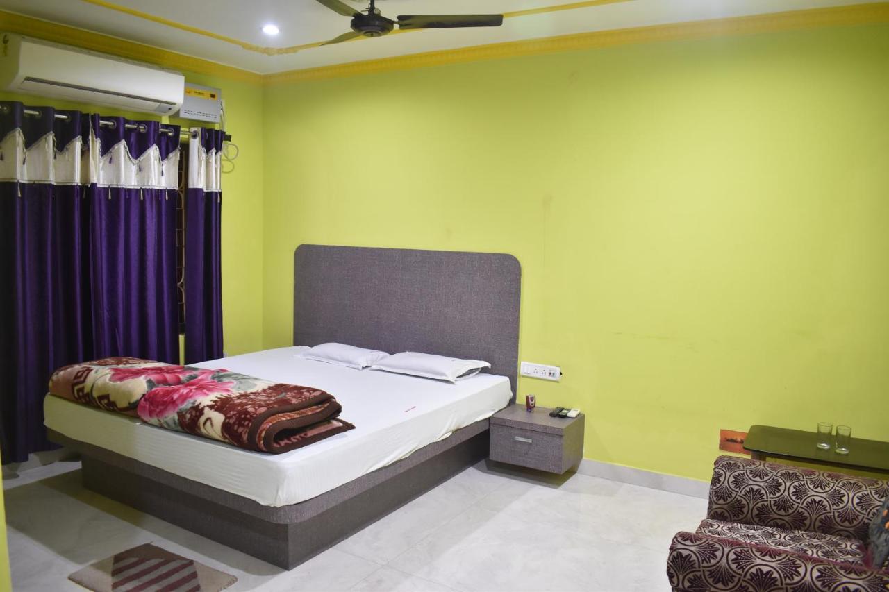 Hotel Suraj Balasore Buitenkant foto