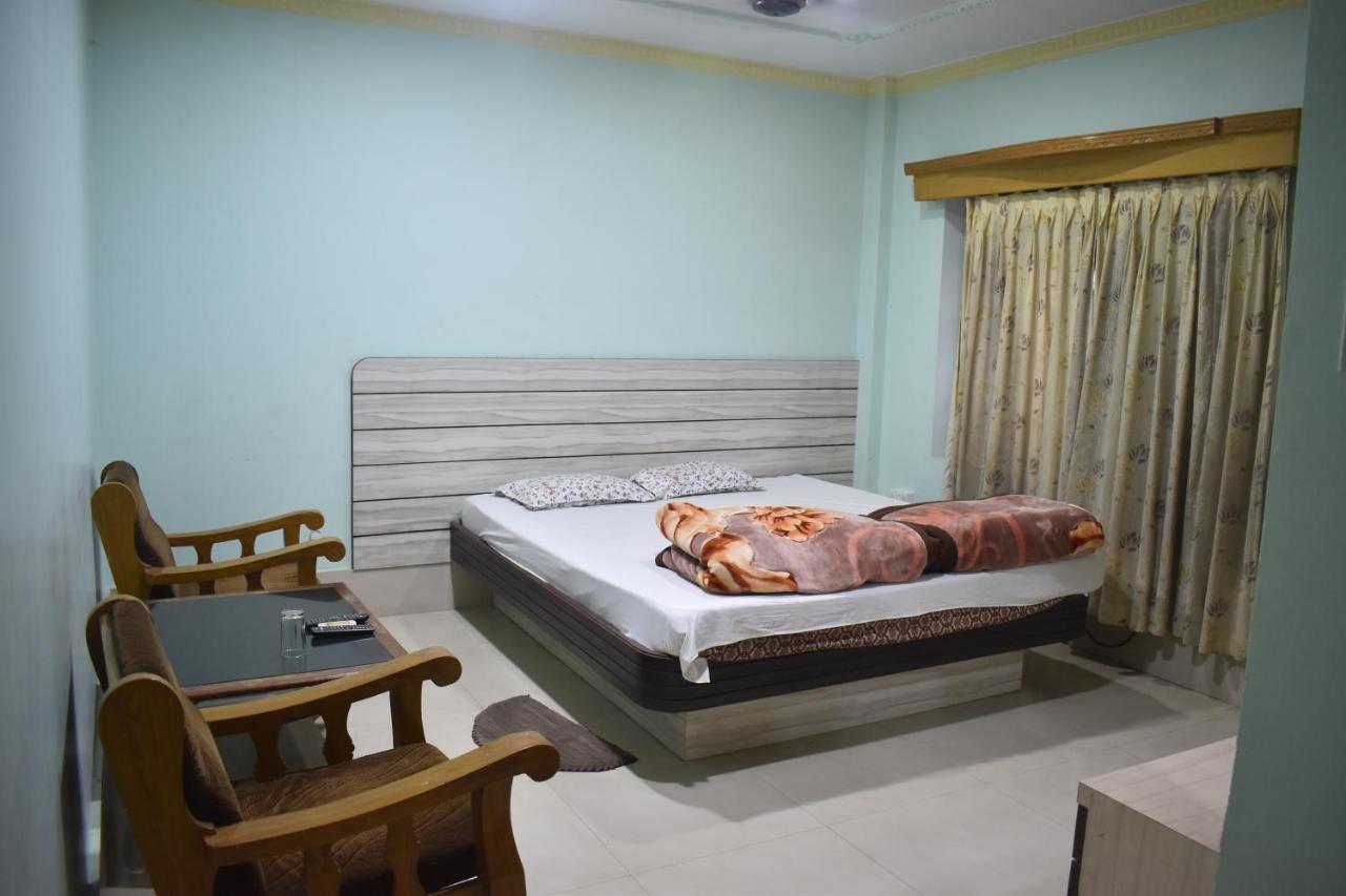 Hotel Suraj Balasore Buitenkant foto