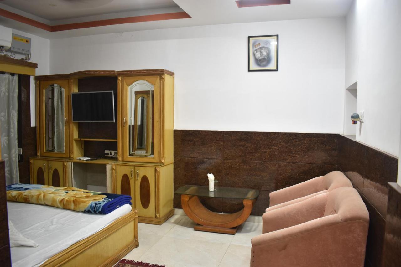 Hotel Suraj Balasore Buitenkant foto
